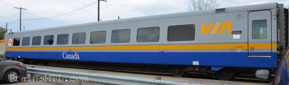 Passenger car VIA 3355 left side / Wagon de passager VIA 3355 coté gauche